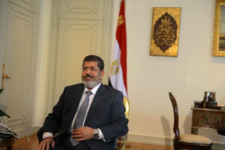 Mohamed Morsi anuló ayer la disolución del Parlamento. (Khaled DESOUKI/AFP PHOTO)