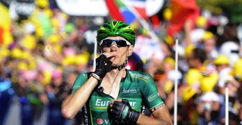 Pierre Rolland, a su llegada a meta. (Pascal PAVANI/AFP PHOTO)