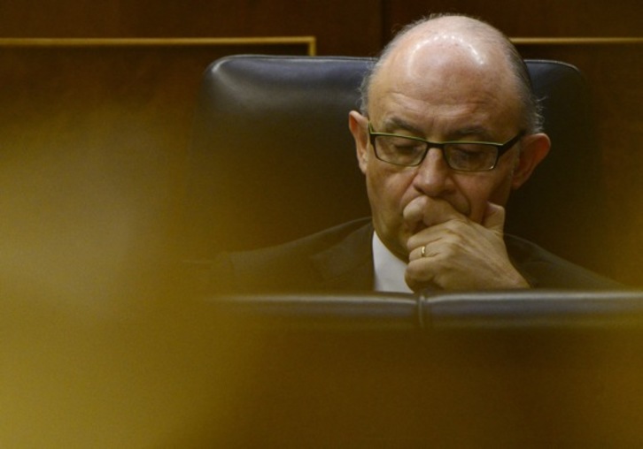 El ministro español de Hacienda, Cristóbal Montoro, en el Congreso. (Javier SORIANO/AFP)