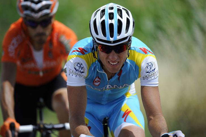 Egoi durante la escapada tras un corredor de Astana. (Lionel BONAVENTURE / AFP)