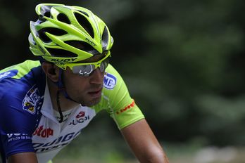 Nibali intentará atacar a Wiggins en los Pirineos. (Lionel BONAVENTURE / AFP)