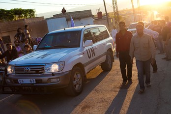 Miembros de la ONU en Trenseh. (Leal OLIVAS / AFP)