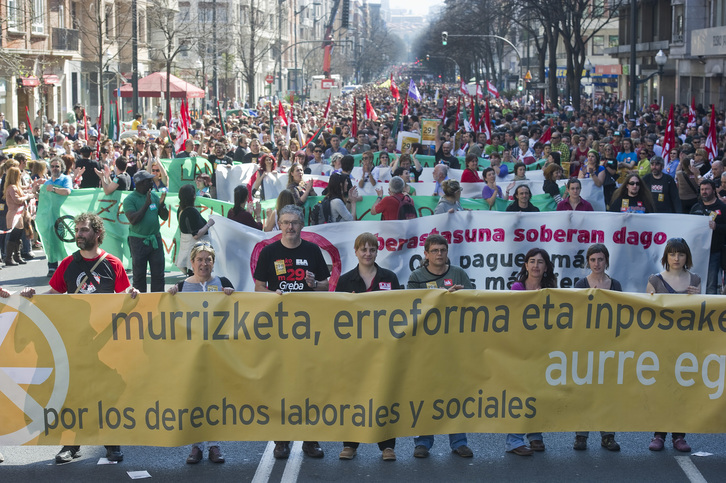 Cabecera de la manifestación contra la reforma laboral, el día de la huelga general del 29 de marzo (Luis JAUREGIALTZO/ARGAZKI PRESS)