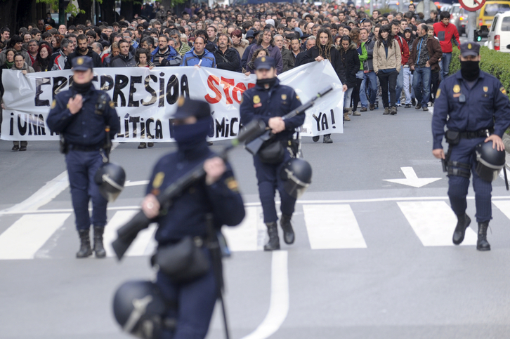 Manifestación en Iruñea contra la represión posterior a la huelga general del 29 de marzo (Jagoba MANTEROLA/ARGAZKI PRESS)