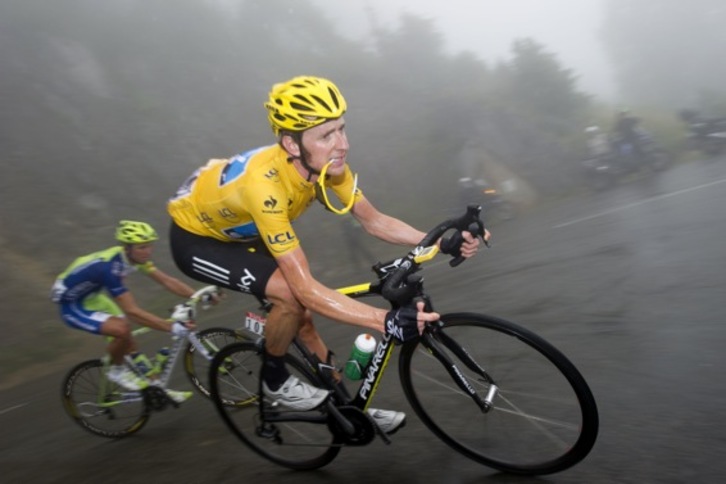 Bradley Wiggins-ek ez luke arazorik izan behar elastiko horiari eusteko. (Lionel BONAVENTURE/AFP)
