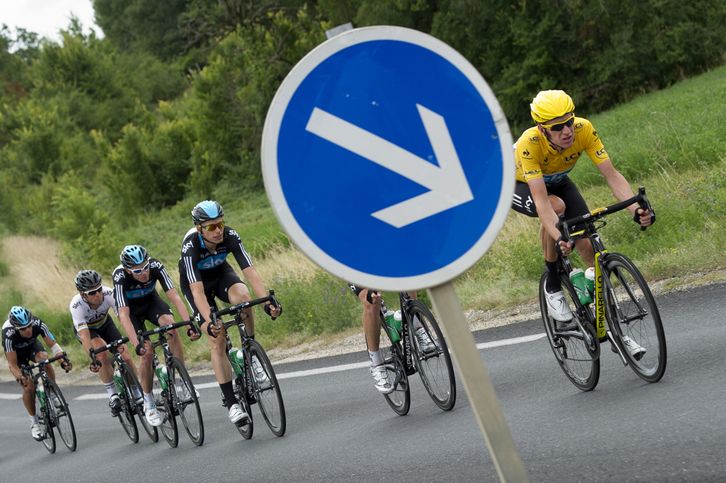 El Sky al completo trabajando para Cavendish. (Jeff PACHOUD / AFP)