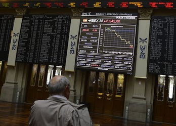 La bolsa española ha vivido una jornada de gran nerviosismo. (Pierre-Philippe MARCOU/AFP)