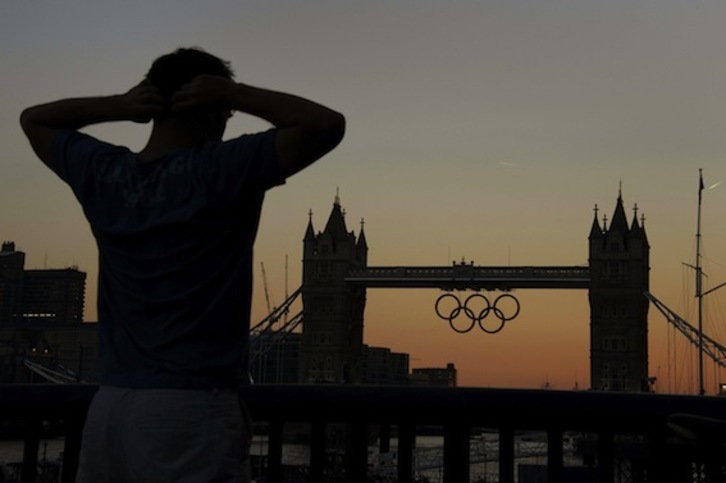 Londres cuenta las últimas horas para el inicio de los Juegos. (AFP /Fabrice COFFRINI)
