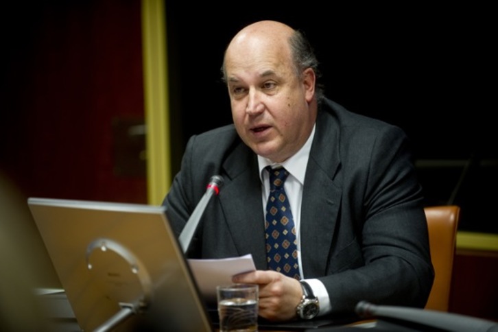 Juan Calparsoro, en una comparecencia en el Parlamento de Gasteiz. (Raúl BOGAJO/ARGAZKI PRESS)