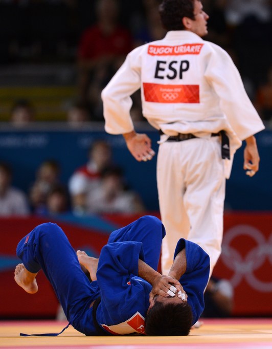 Sugoi Uriartek lehen kanporaketa gainditu du. (AFP)