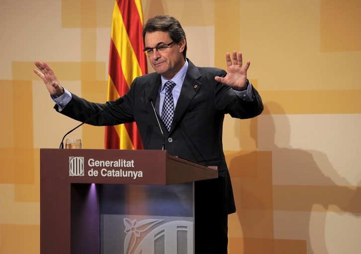 El president de la Generalitat, Artur Mas, en rueda de prensa. (Lluis GENE/AFP PHOTO)