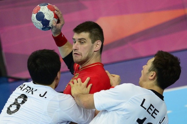 Julen Aginagalde irundarra neurketako momentu batean. (Javier SORIANO/AFP)