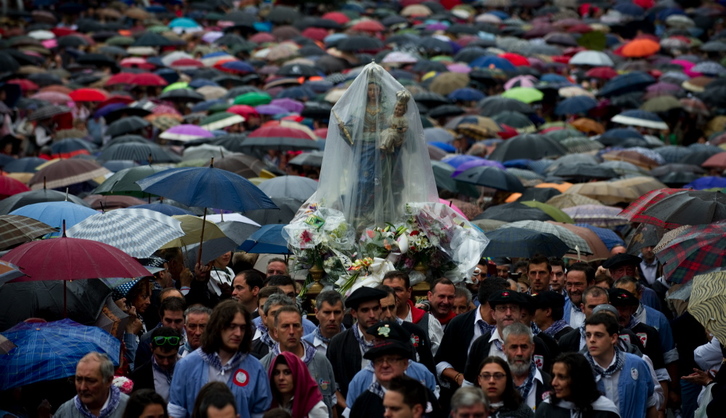 Comitiva realizada esta mañana. (Raul BOGAJO 7 ARGAZKI PRESS)