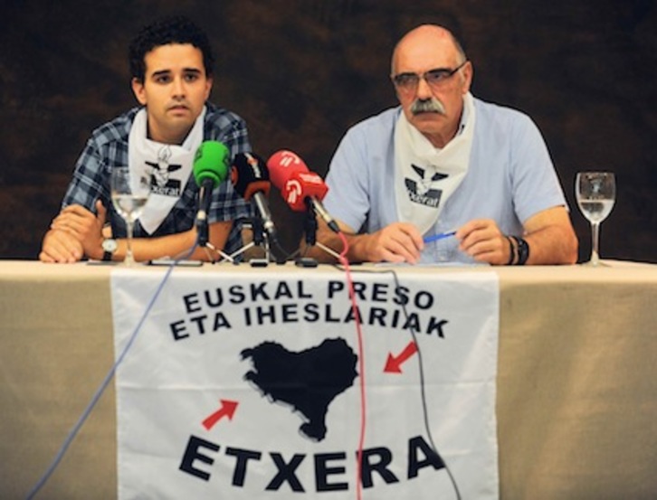 Troitiño eta Aranburu, Donostian egindako agerraldian. (ARGAZKI PRESS)