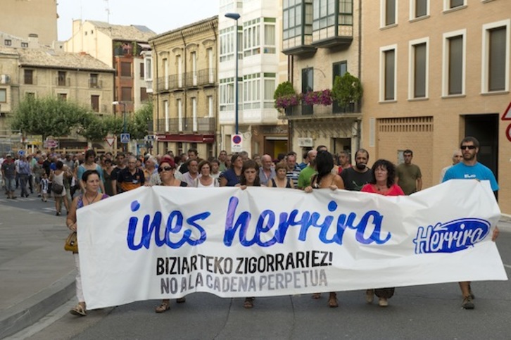 Manifestación celebrada en Tafalla para exigir la liberación de Inés del Río. (Idoia ZABALETA/ARGAZKI PRESS)