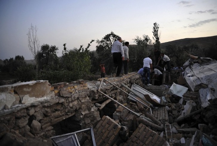 Hasta seis pueblos han quedado destruidos por los terremotos. (Mahsa JAMALI/AFP PHOTO)