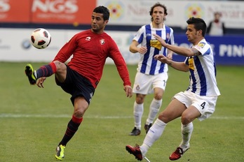 Masoud controla un balón en una imagen de archivo. (Iñigo URIZ/ARGAZKI PRESS)
