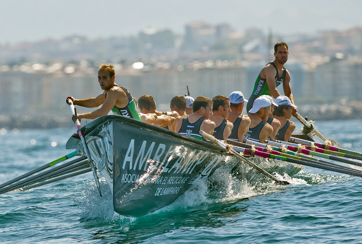 Kaikuko arraunlariak indartsuenak izan dira lehen egunean. (Juan Carlos RUIZ / ARGAZKI PRESS)