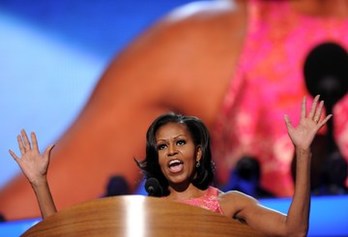 Un abarrotado Time Warner Cable Arena, en Charlotte (Carolina del Norte), escucha a Michelle Obama. (Mladen ANTONOV/AFP PHOTO)