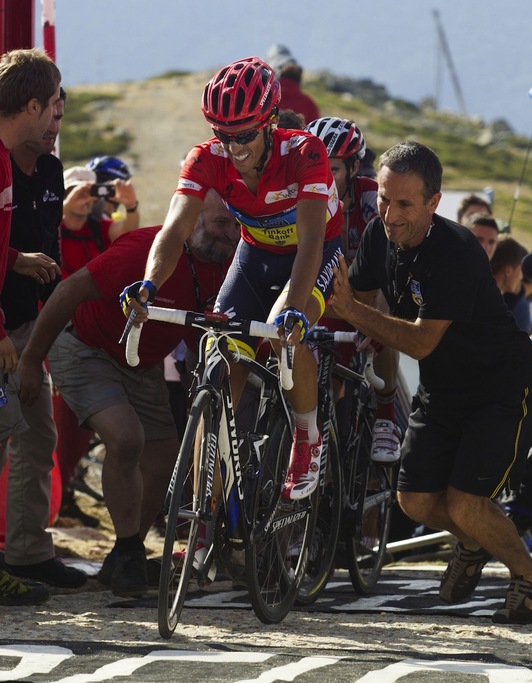 Ederki sufrituta lortuko du aurtengo Vuelta Alberto Contadorrek. Jaime REINA /AFP PHOTO