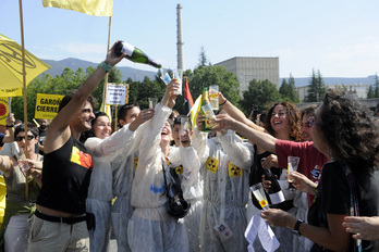 Marcha celebrada para exigir el cierre de Garoña. (Luis JAUREGIALTZO / ARGAZKI PRESS)