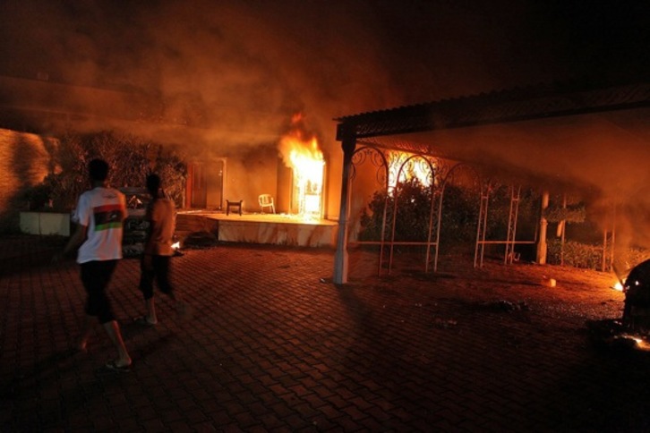 El ataque causó un incendio en el consulado de EEUU. (AFP)
