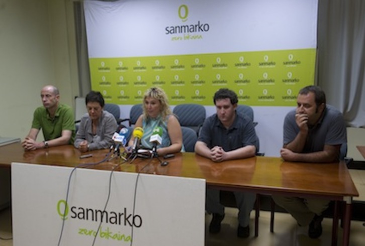 La presidenta de Sanmarko, con otros representantes de Bildu. (Andoni CANELLADA/ARGAZKI PRESS)
