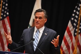Mitt Romney, durante la rueda de prensa en la que ha ofrecido explicaciones en torno al vídeo. (Nicholas KAMM/AFP PHOTO)