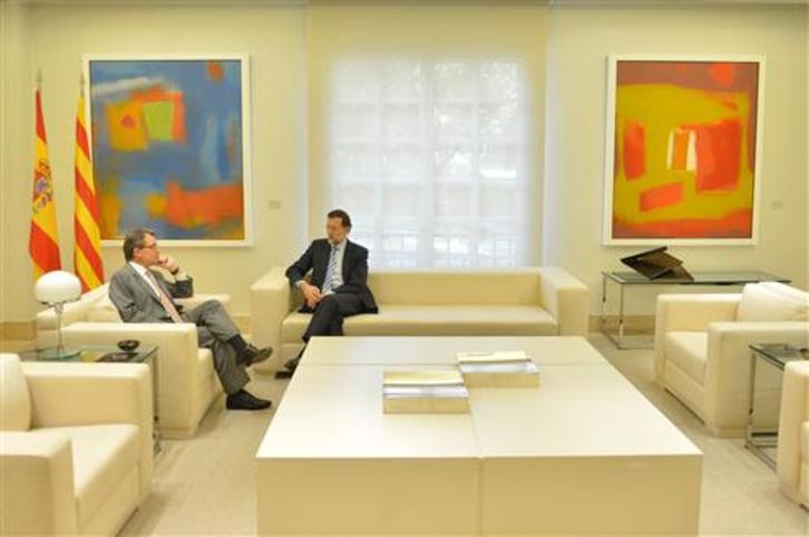 Artur Mas y Mariano Rajoy, durante la reunión. (LA MONCLOA)