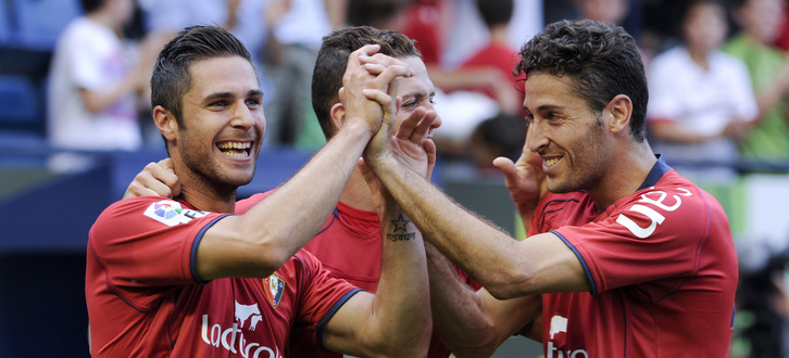 Kike Sola Mallorcaren kontra egindako gola ospatzen. (Iñigo URIZ / ARGAZKI PRESS)