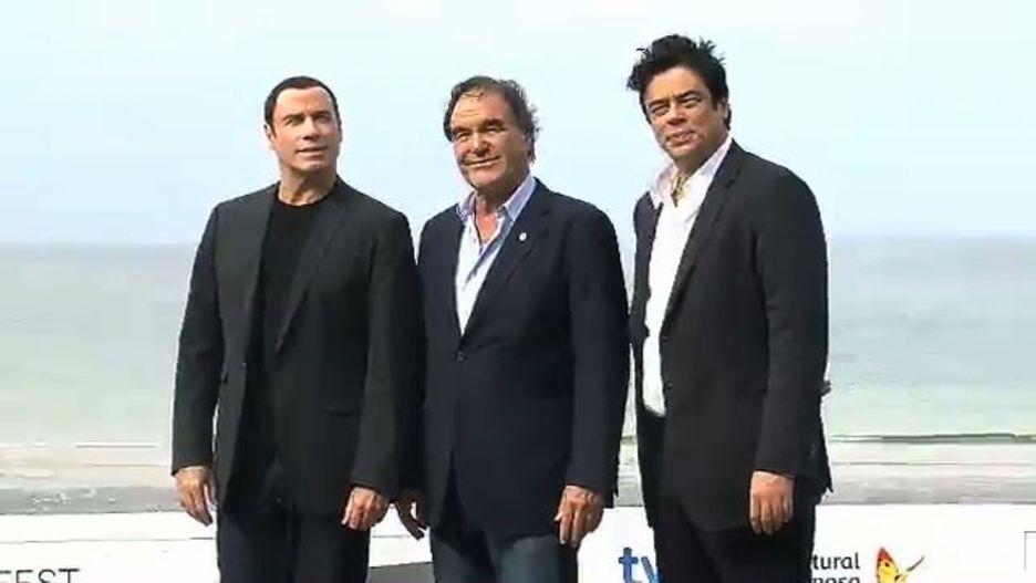 20120923_travolta_stone