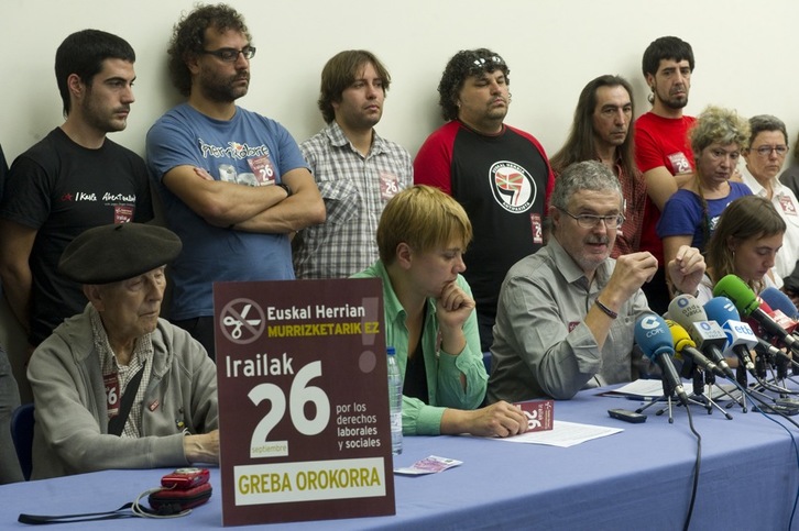 Las organizaciones convocantes, en la comparecencia que ofrecieron el lunes. (Monika DEL VALLE/ARGAZKI PRESS)