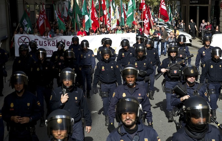 Cabecera de la manifestación del mediodia en Iruñea. Jagoba MANTEROLA / ARGAZKI PRESS
