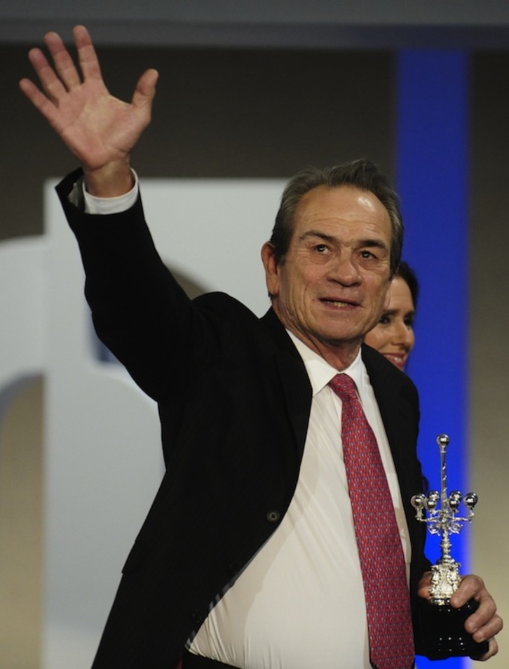 El actor estadounidense, Tommy Lee Jones, durante el acto en el que ha recibido el Premio Donostia. (Rafa RIVAS/AFP)