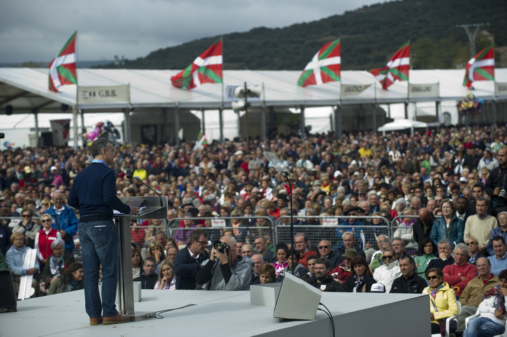 Urkullu durante su intervención en las campas de Foronda.(Juanan RUIZ / ARGAZKI PRESS)