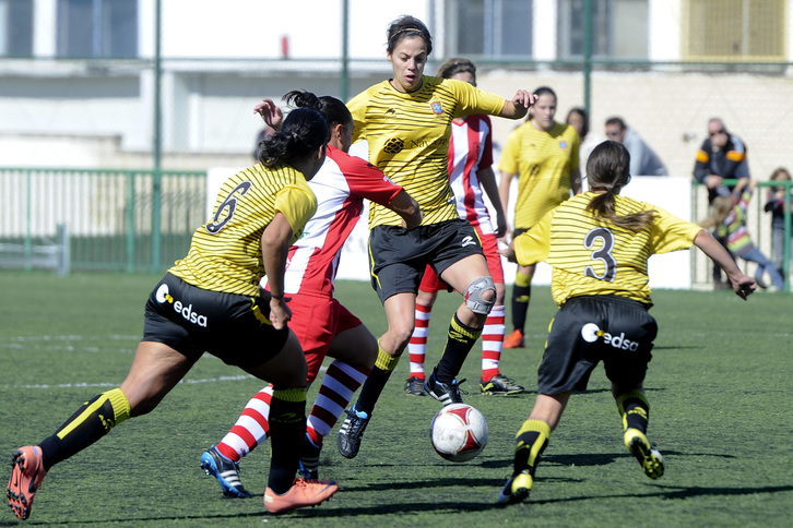 Lagunak taldeak partidarik irabazi gabe jarraitzen du. (Iñigo URIZ / ARGAZKI PRESS)