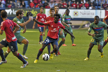 Osasunak lan asko egin behar izan du partida irabazteko. (Lander F. ARROIABE / ARGAZKI PRESS)