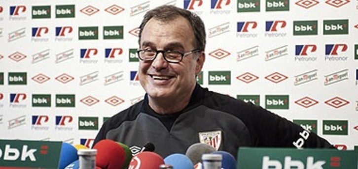 Marcelo Bielsa Athleticeko entrenatzailea prentsaurrean. (ATHLETIC CLUB)
