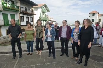 Laura Mintegi bere ‘Ecce Homo’ liburua sinatzen gaur Hondarribian. Jon URBE / ARGAZKI PRESS