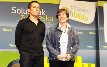 Dani Maeztu y Laura Mintegi durante el acto de hoy en Durango. ARGAZKI PRESS