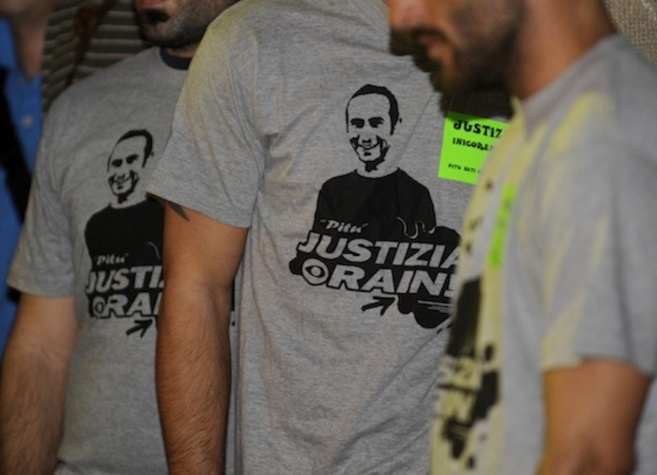 Camisetas con mensajes que reclaman justicia en el ‘caso Cabacas’. (Marisol RAMIREZ/ARGAZKI PRESS)