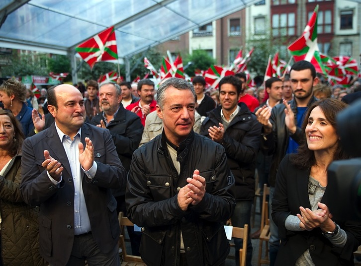 Ortuzar y Urkullu, durante el acto electoral del PNV en Algorta. (Marisol RAMIREZ/ARGAZKI PRESS)