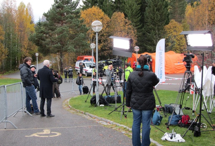 Exterior del hotel Hurdal, donde ha tenido lugar la comparecencia. (Ainara LERTXUNDI)
