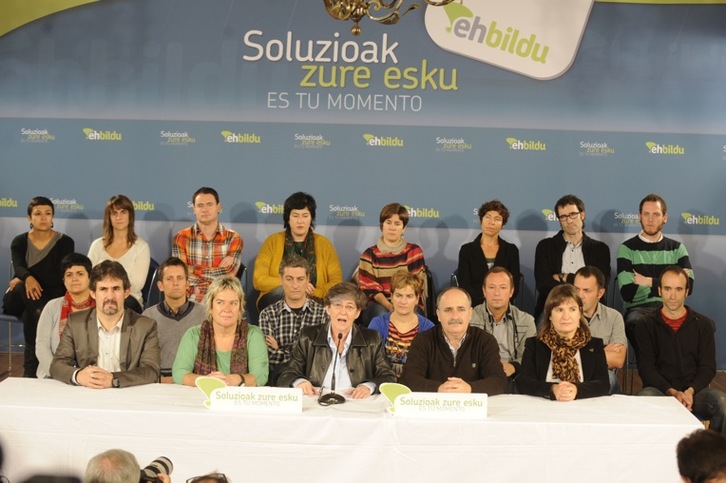 20 de los 21 electos de EH Bildu que han obtenido escaño en el Parlamento de Gasteiz. (Jon URBE/ARGAZKI PRESS)