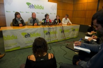 Ugarteburu, Agirrezabala, Mintegi, Ubera y Matute han presentado las bases programáticas de EH Bildu. (Monika DEL VALLE/ARGAZKI PRESS)