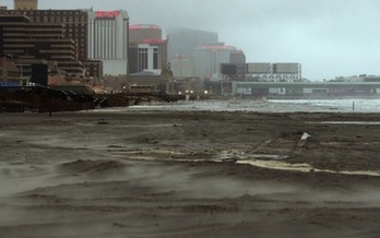 La llegada del huracán Sandy ya se está notando en Nueva Jersey. (Mario TAMA/AFP)