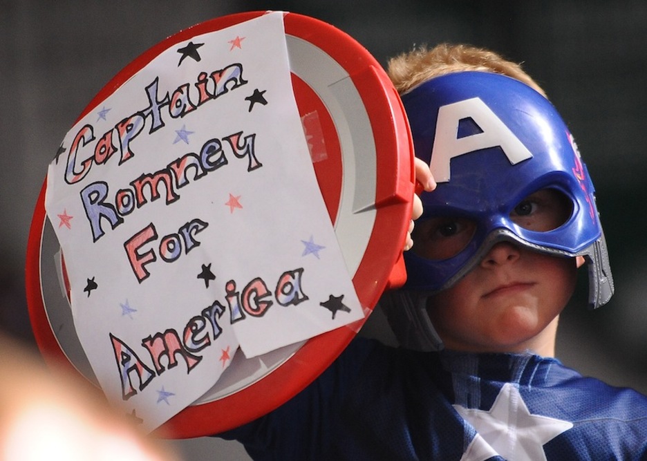Joven seguidor de Romney disfrazado de Capitán América. (Emmanuel DUNAND/AFP PHOTO) Joven seguidor de Romney disfrazado de Capitán América. (Emmanuel DUNAND/AFP PHOTO)