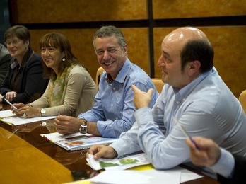 El líder del PNV, Iñigo Urkullu, junto a Andoni Ortuzar. (Marisol RAMIREZ/ARGAZKI PRESS)