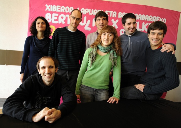 Finala lehiatuko duten sei bertsolariak egonen dira presente gaurko aurkezpenean. (Gaizka IROZ/ARGAZKI PRESS)