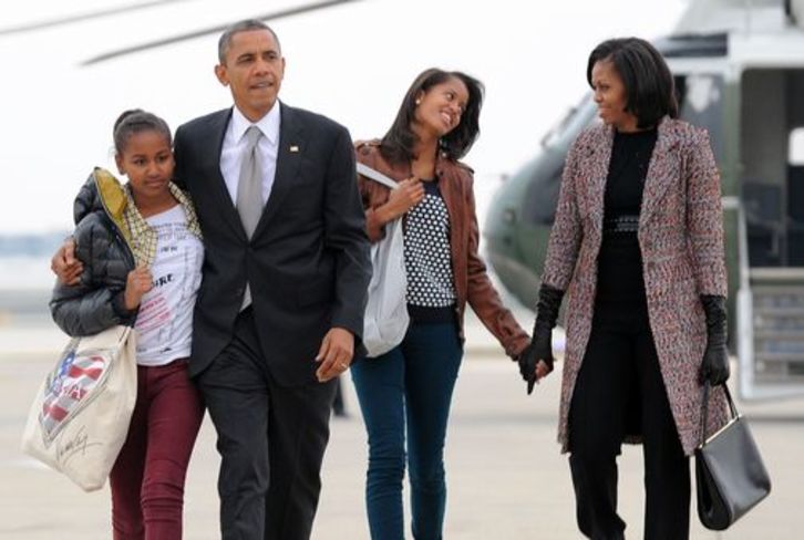 El presidente de EEUU, Barack Obama, junto a su familia. (Jewel SAMAD/AFP PHOTO)